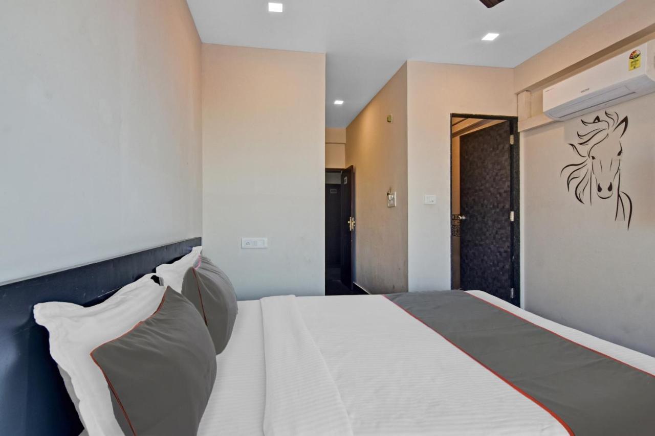 Capital O 86047 Hotel Sunview Cortalim ภายนอก รูปภาพ